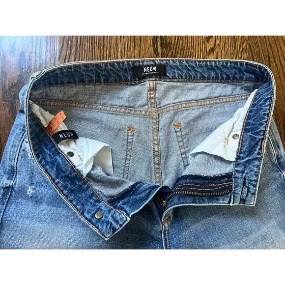 NEUW wide leg women’s jeans sz. 8 blue